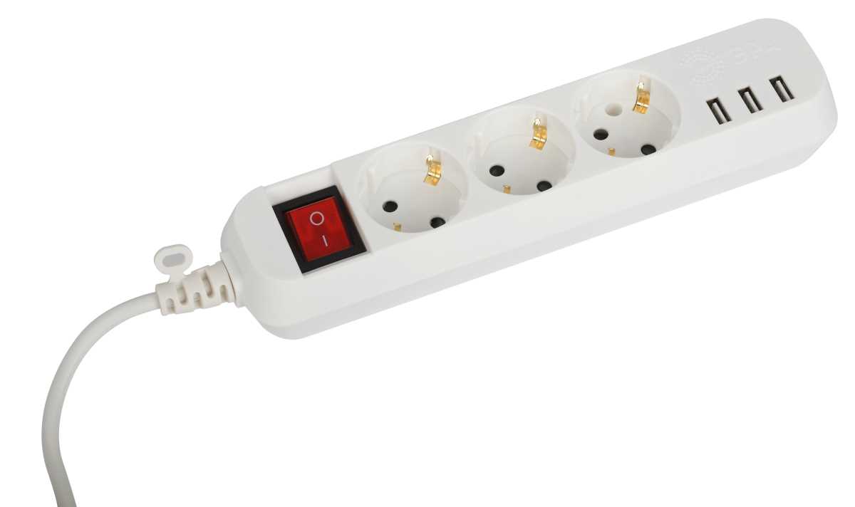 фото удлинитель электрический эра u-3es-1,5m-usb c заземлением с выключателем 3 розетки + 3xusba 1,5м 10а б0052900 | 220svet.ru